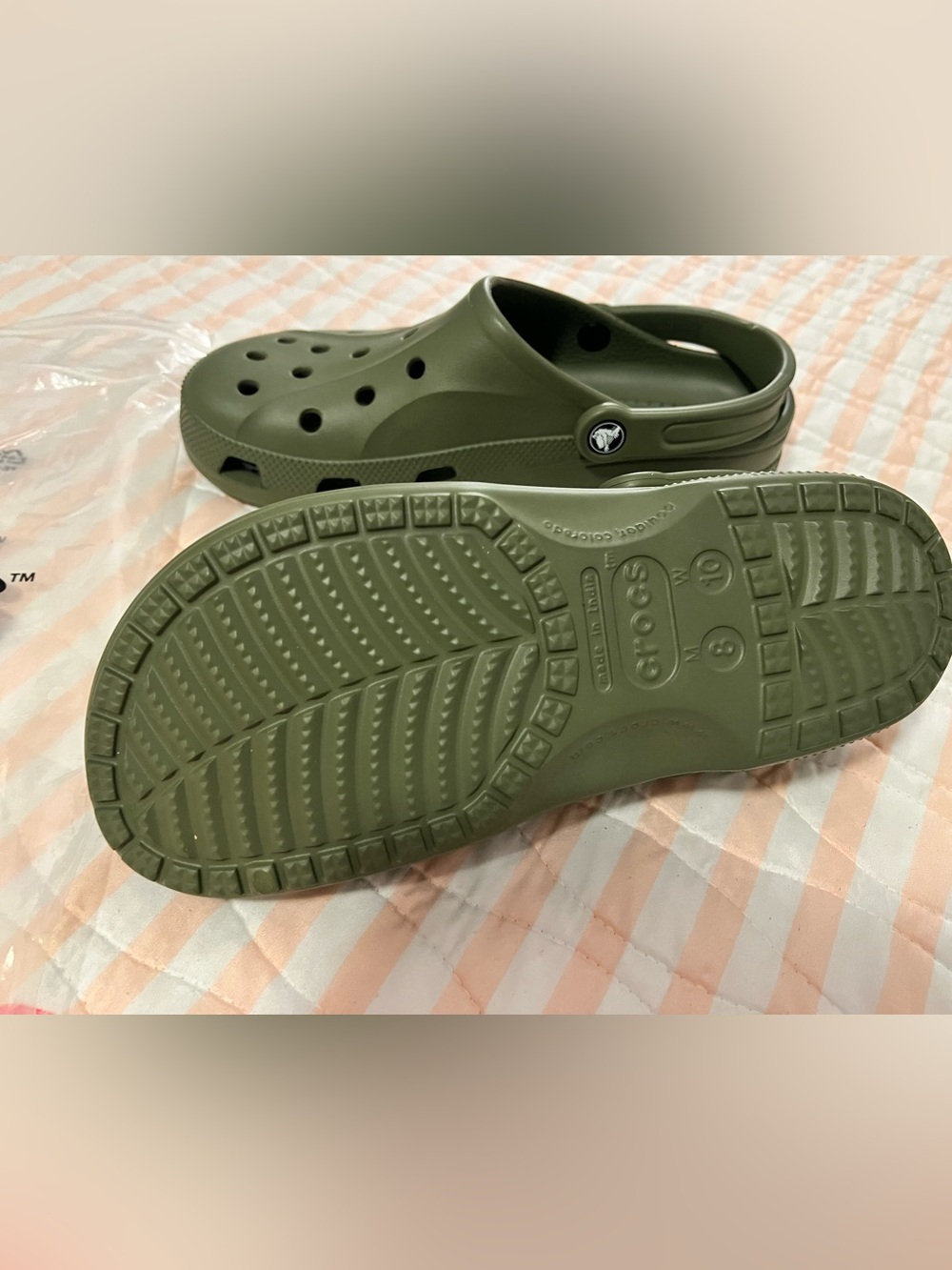 Classic Crocs NEW - Picture 4 of 9